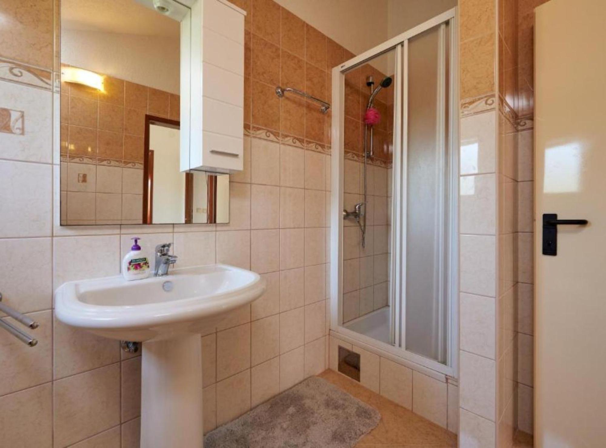 Krknjasi Hotel Велики Дрвеник Екстериор снимка