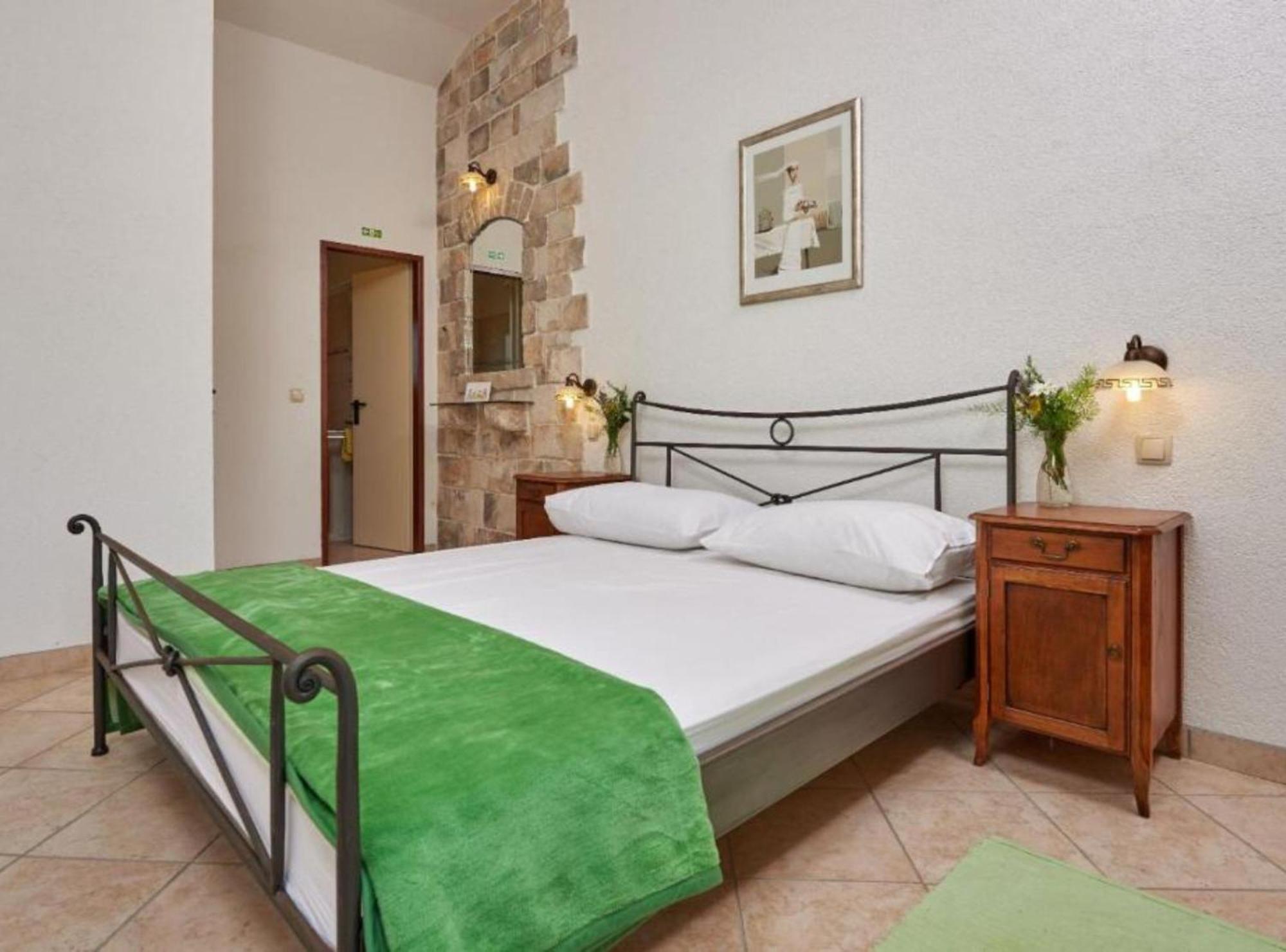 Krknjasi Hotel Велики Дрвеник Екстериор снимка