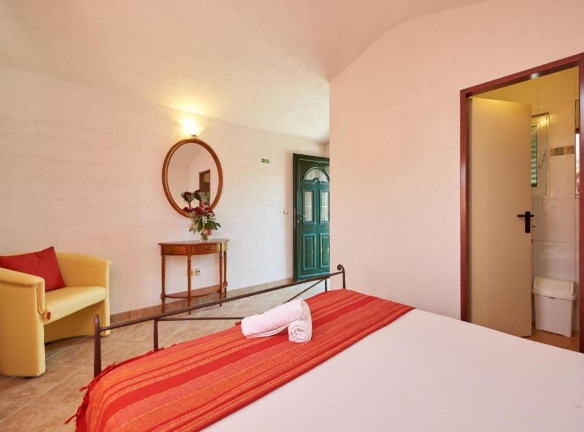 Krknjasi Hotel Велики Дрвеник Екстериор снимка
